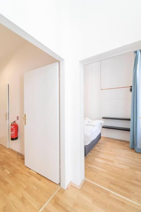 Comfort Nahe Uno-city Und Vic Levestate Apartment